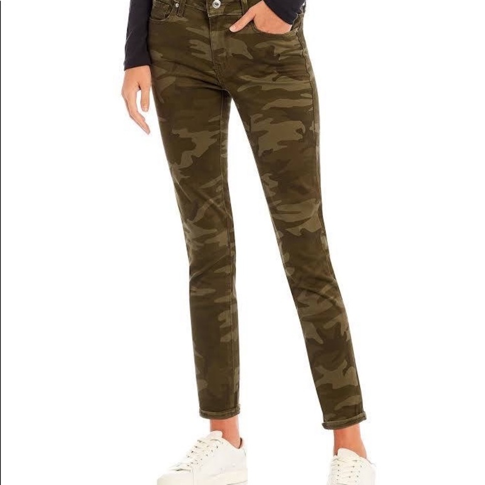 Style & Co straight leg camouflage pants